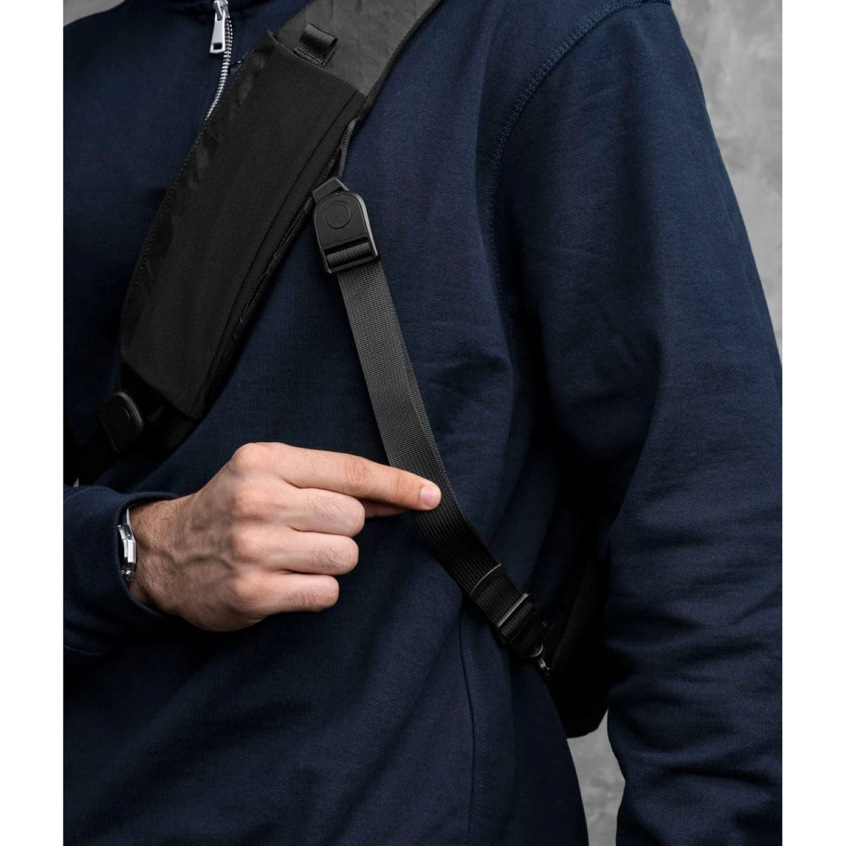 ALPAKA Metro Crossbody Left Shoulder Ultradyne 100D (Black)