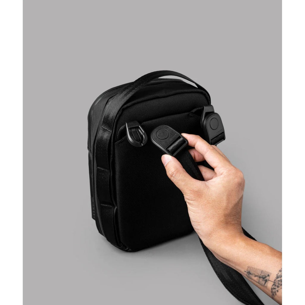 ALPAKA Metro Sling Max Ultradyne 100D (Black)