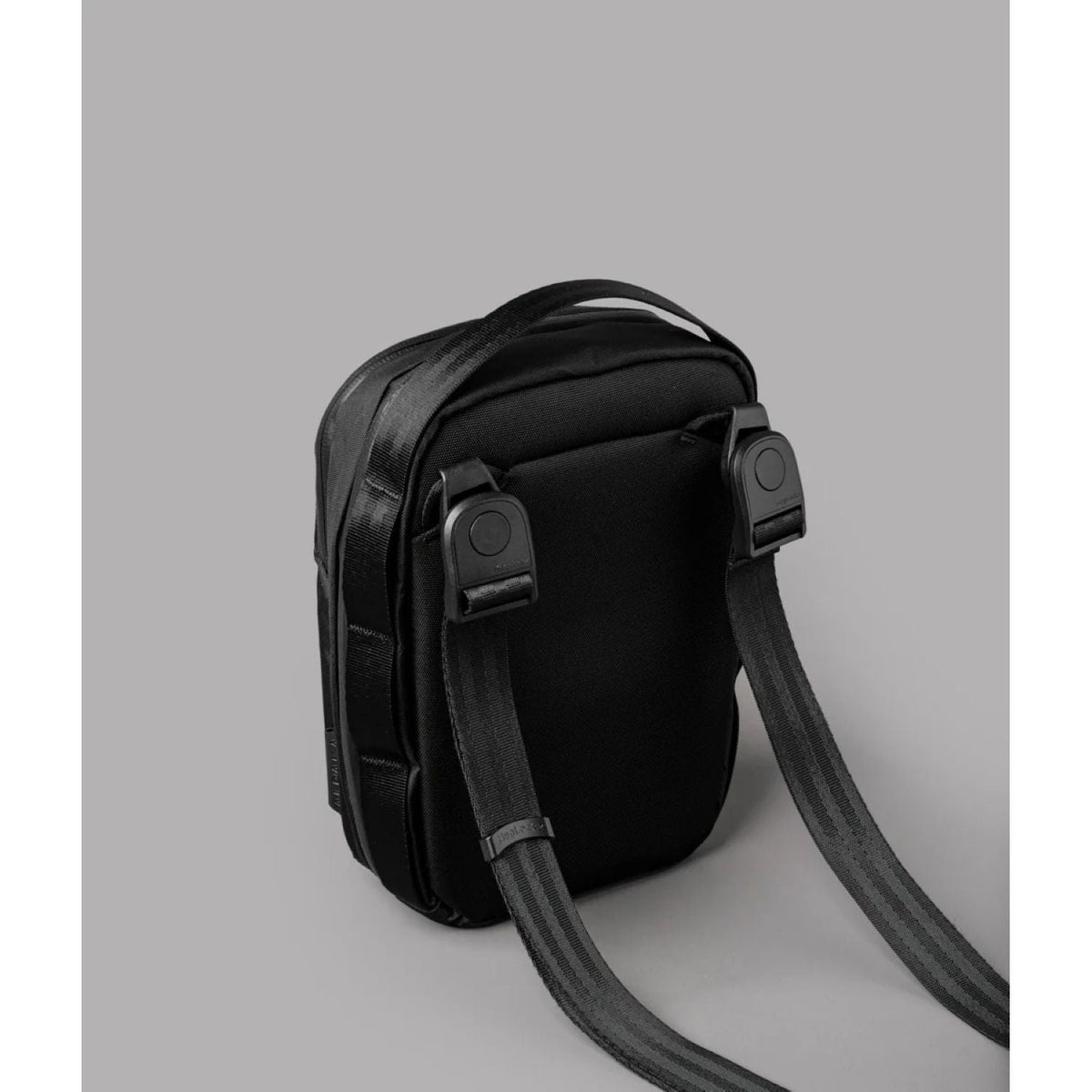 ALPAKA Metro Sling Max Ultradyne 100D (Black)