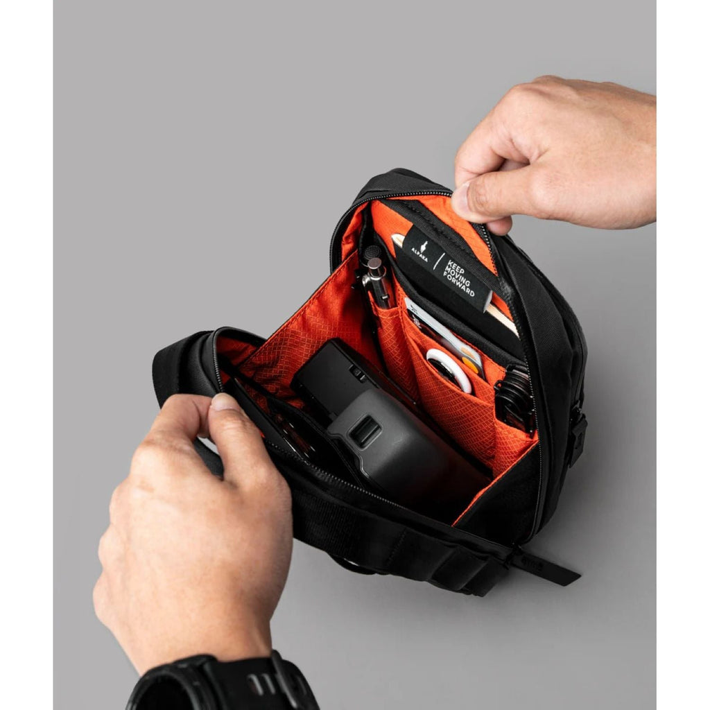 ALPAKA Metro Sling Max Ultradyne 100D (Black)