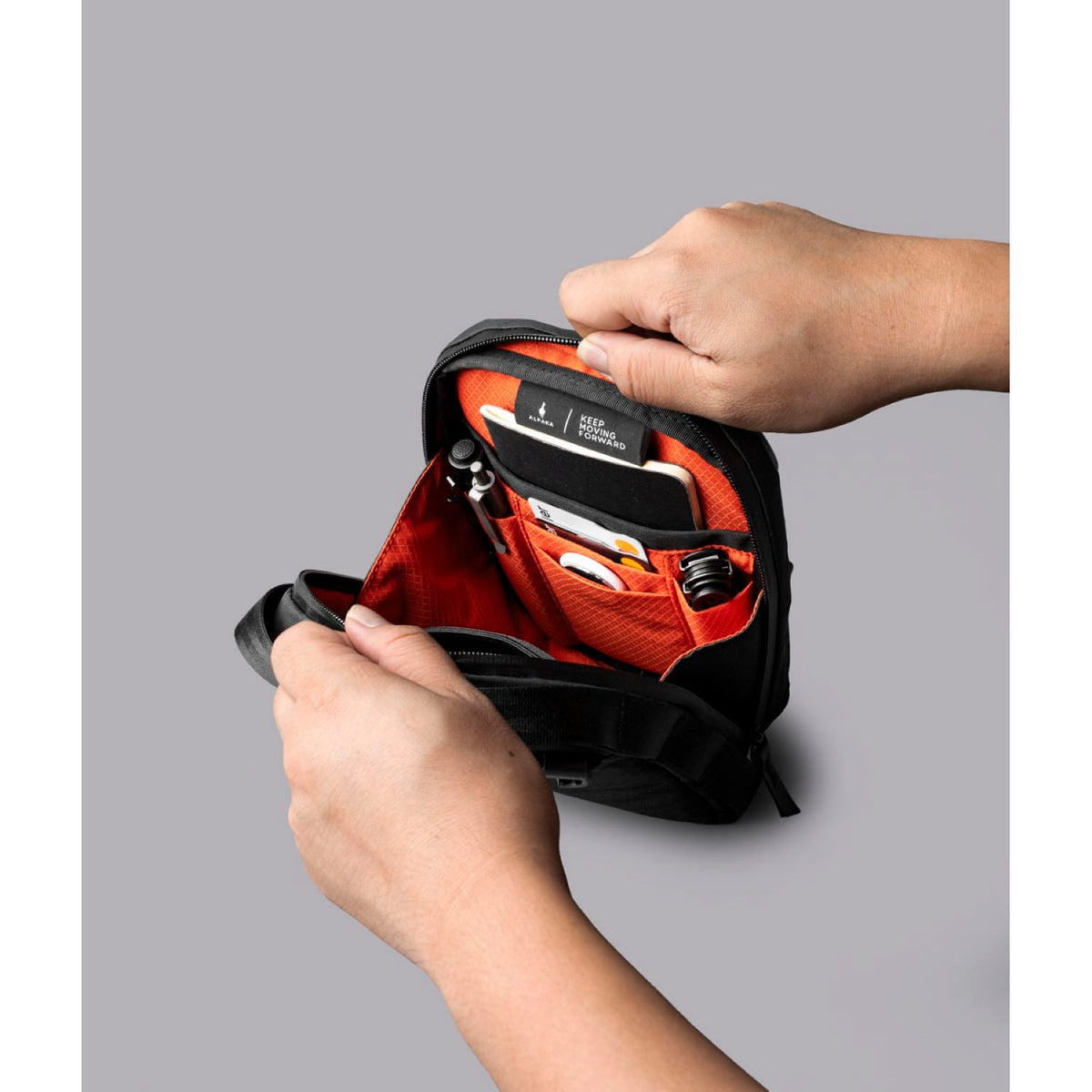 ALPAKA Metro Sling V2 Ultradyne 100D (Black)