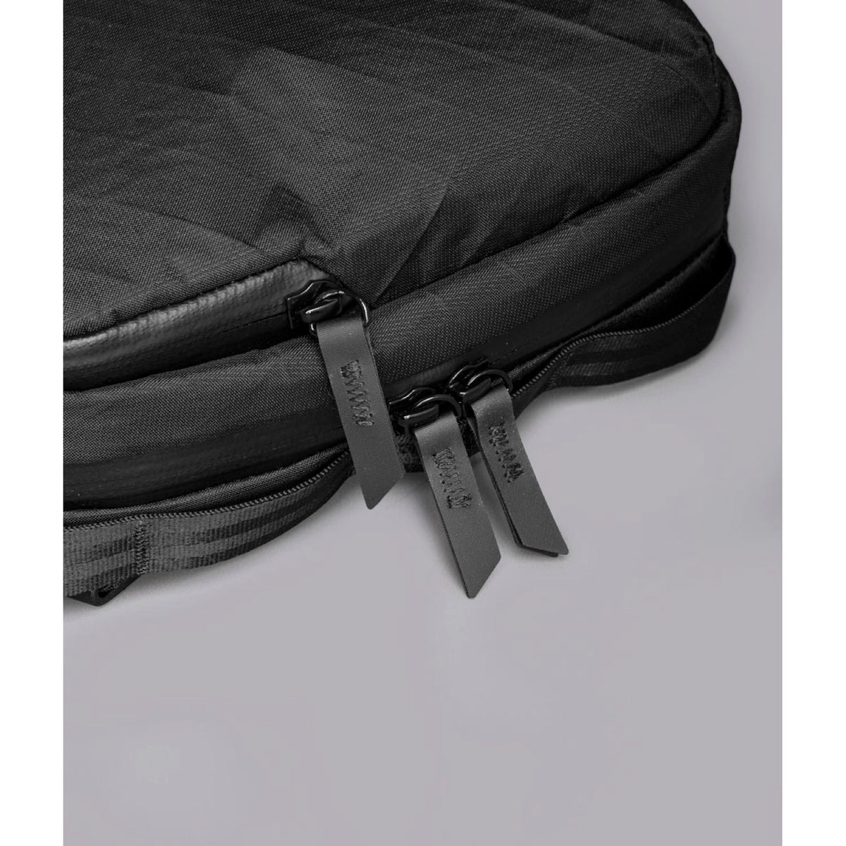 ALPAKA Metro Sling V2 Ultradyne 100D (Black)