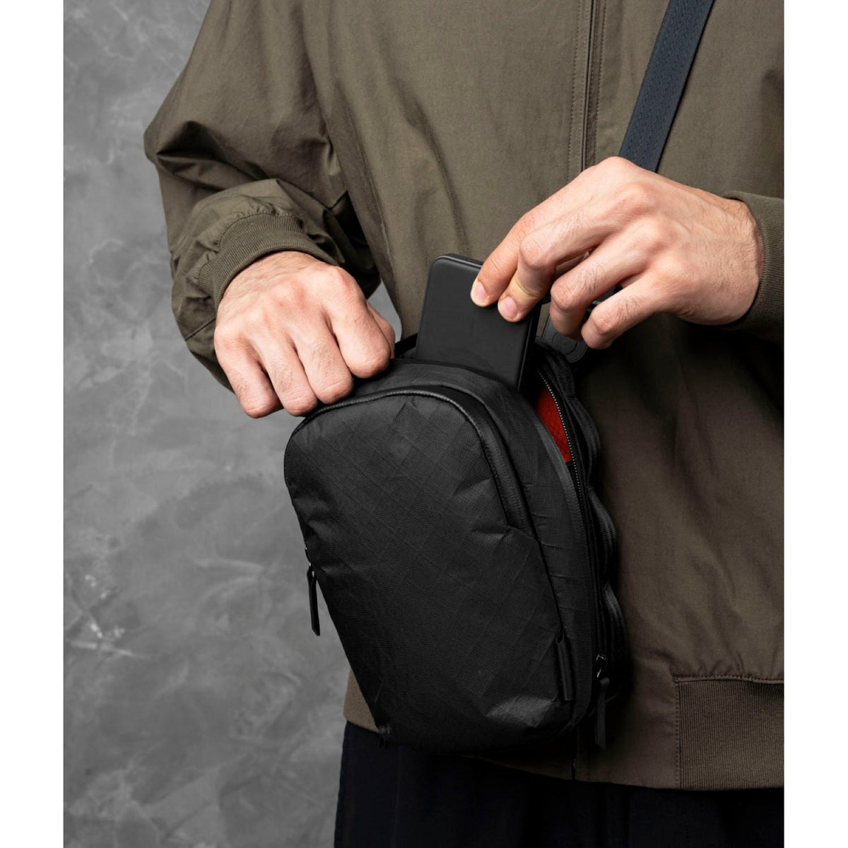 ALPAKA Metro Sling V2 Ultradyne 100D (Black)