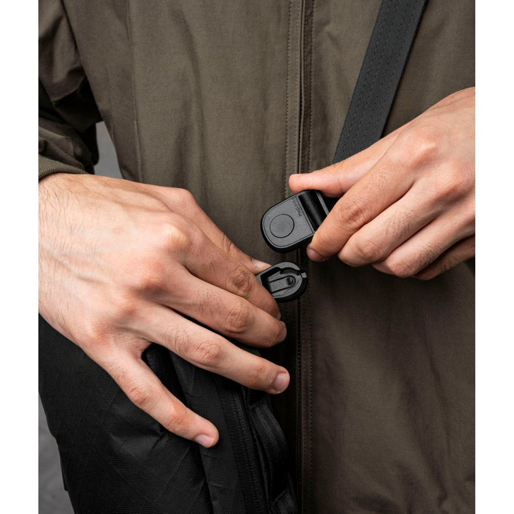 ALPAKA Metro Sling V2 Ultradyne 100D (Black)