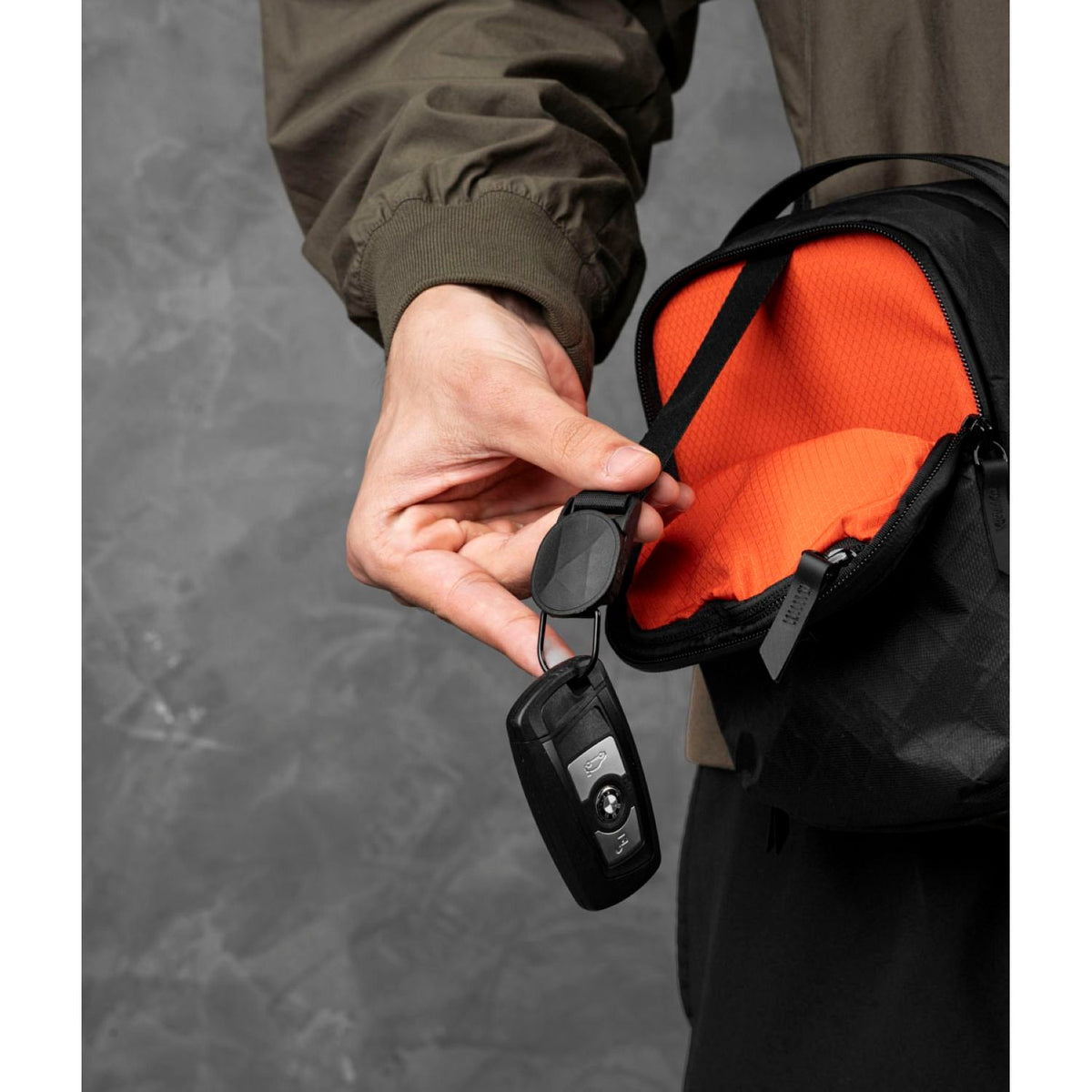 ALPAKA Metro Sling V2 Ultradyne 100D (Black)