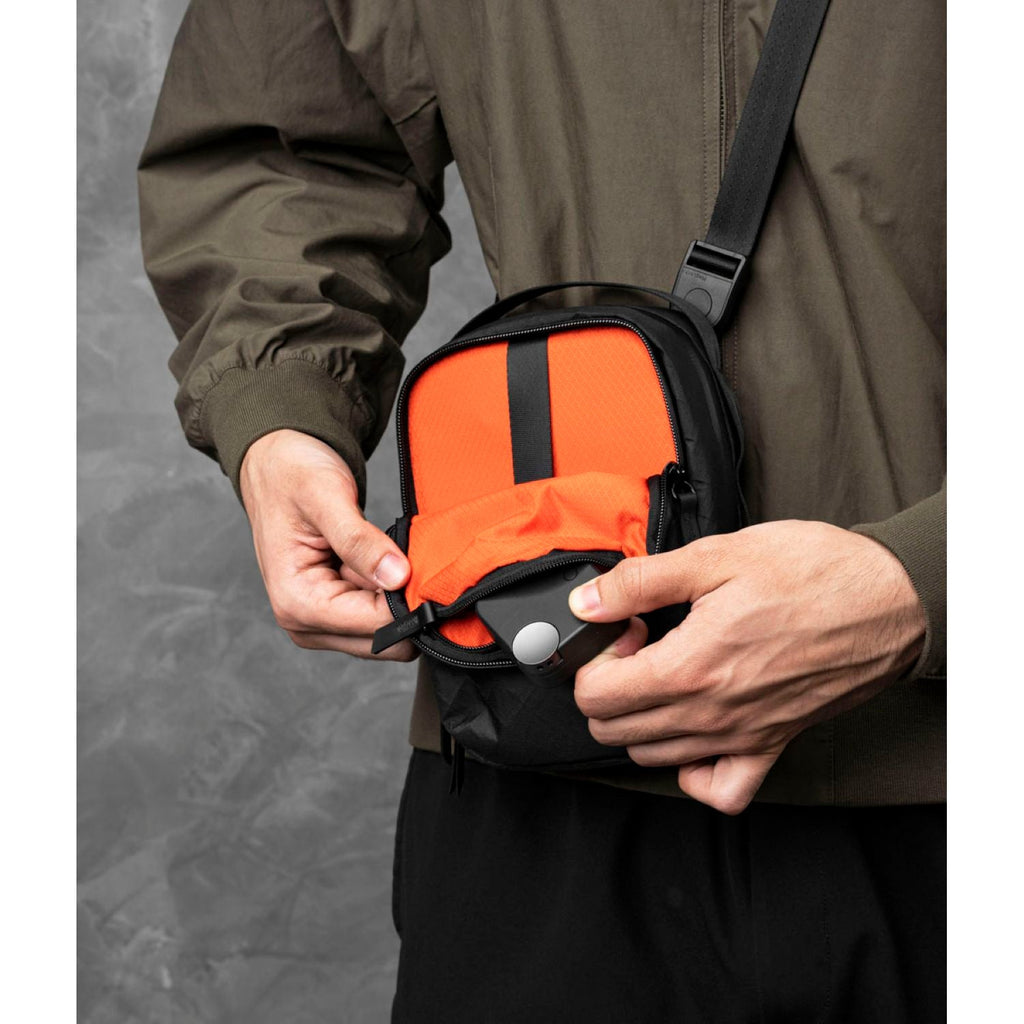 ALPAKA Metro Sling V2 Ultradyne 100D (Black)