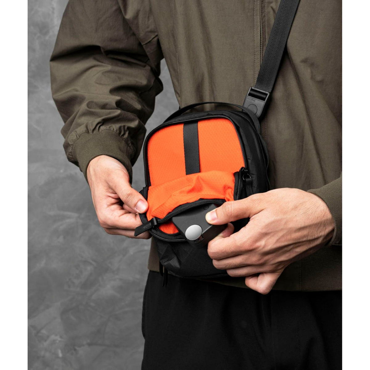 ALPAKA Metro Sling V2 Ultradyne 100D (Black)