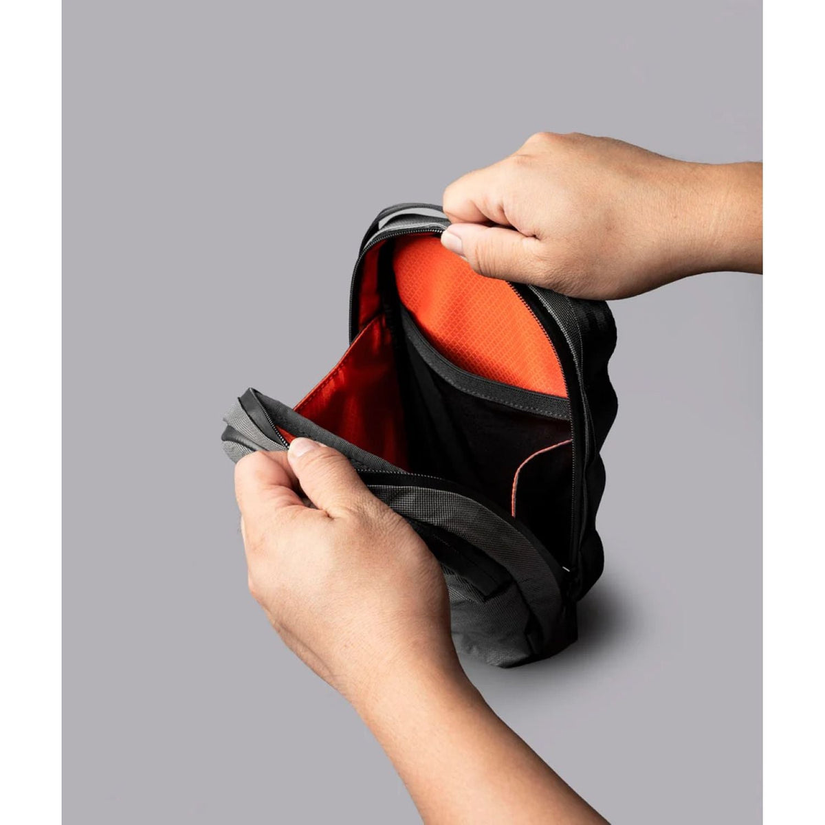 ALPAKA Metro Sling V2 Ultradyne 100D (Grey)