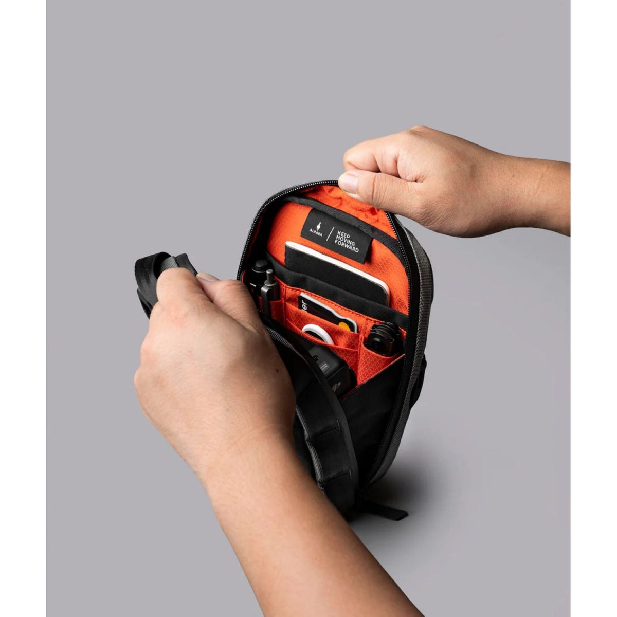 ALPAKA Metro Sling V2 Ultradyne 100D (Grey)