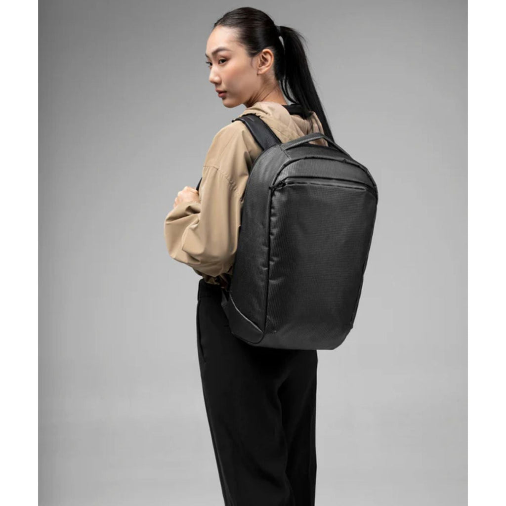 ALPAKA Momentum Backpack Axodyne Hybrid (Black)