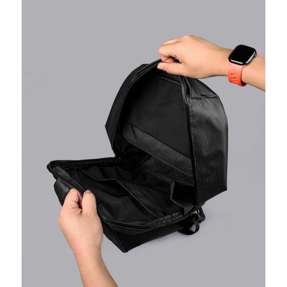 ALPAKA Momentum Backpack Axodyne Hybrid (Black)