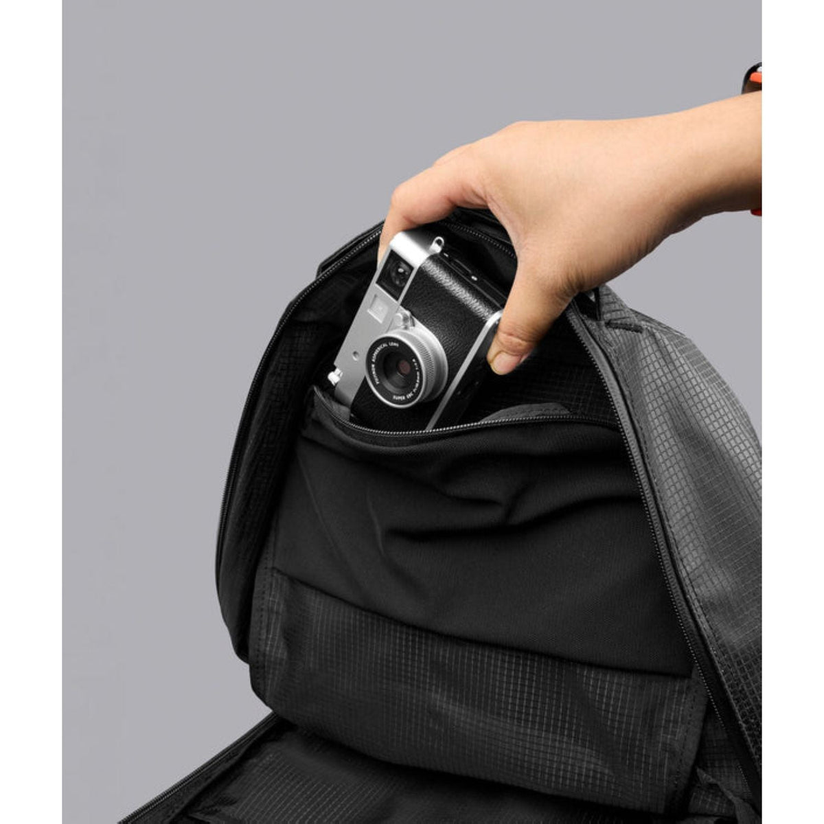 ALPAKA Momentum Backpack Axodyne Hybrid (Black)