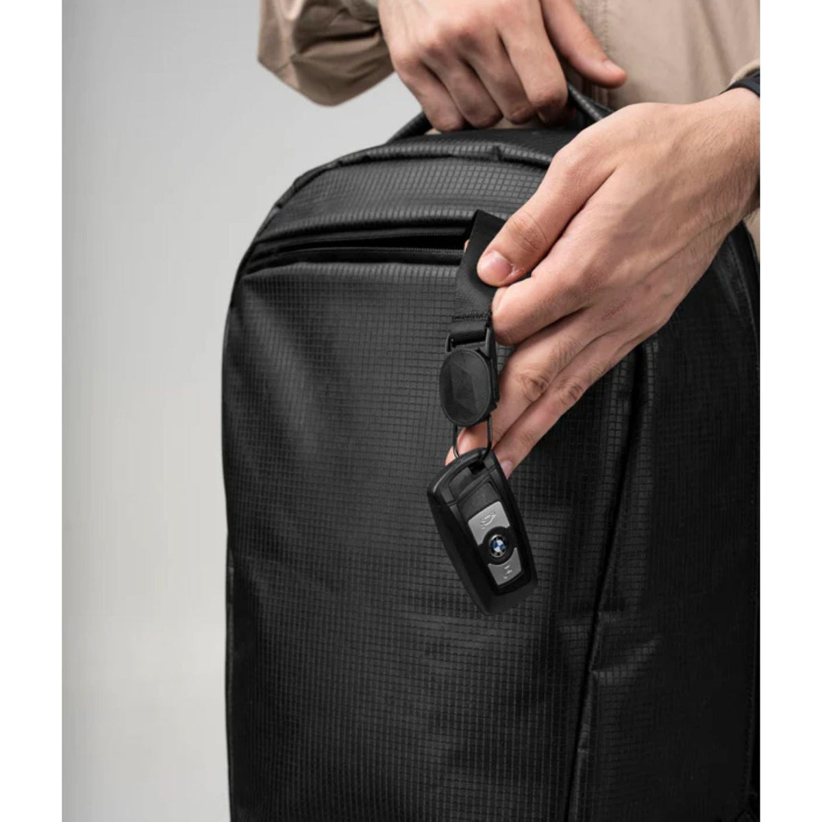 ALPAKA Momentum Backpack Axodyne Hybrid (Black)