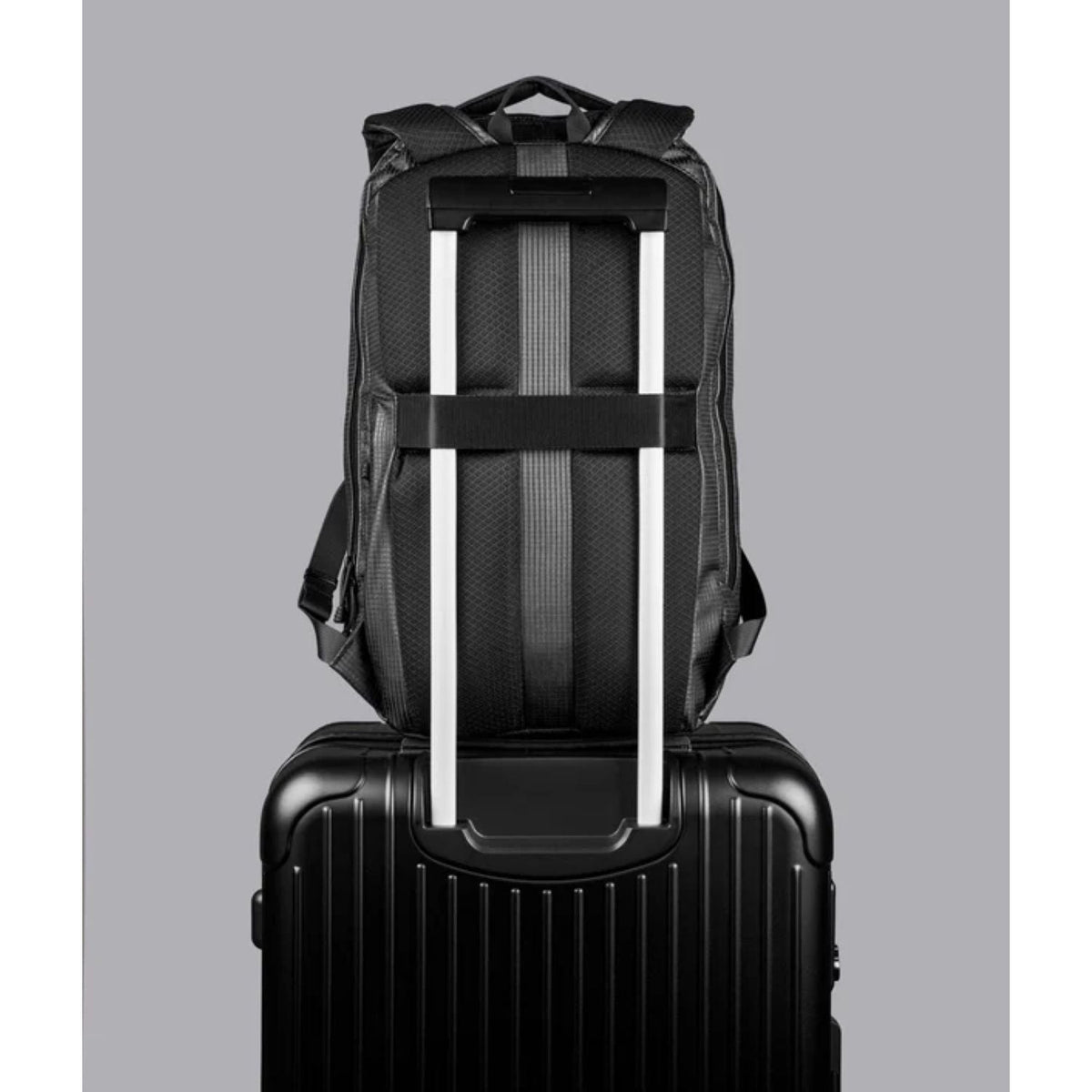 ALPAKA Momentum Backpack Axodyne Hybrid (Black)