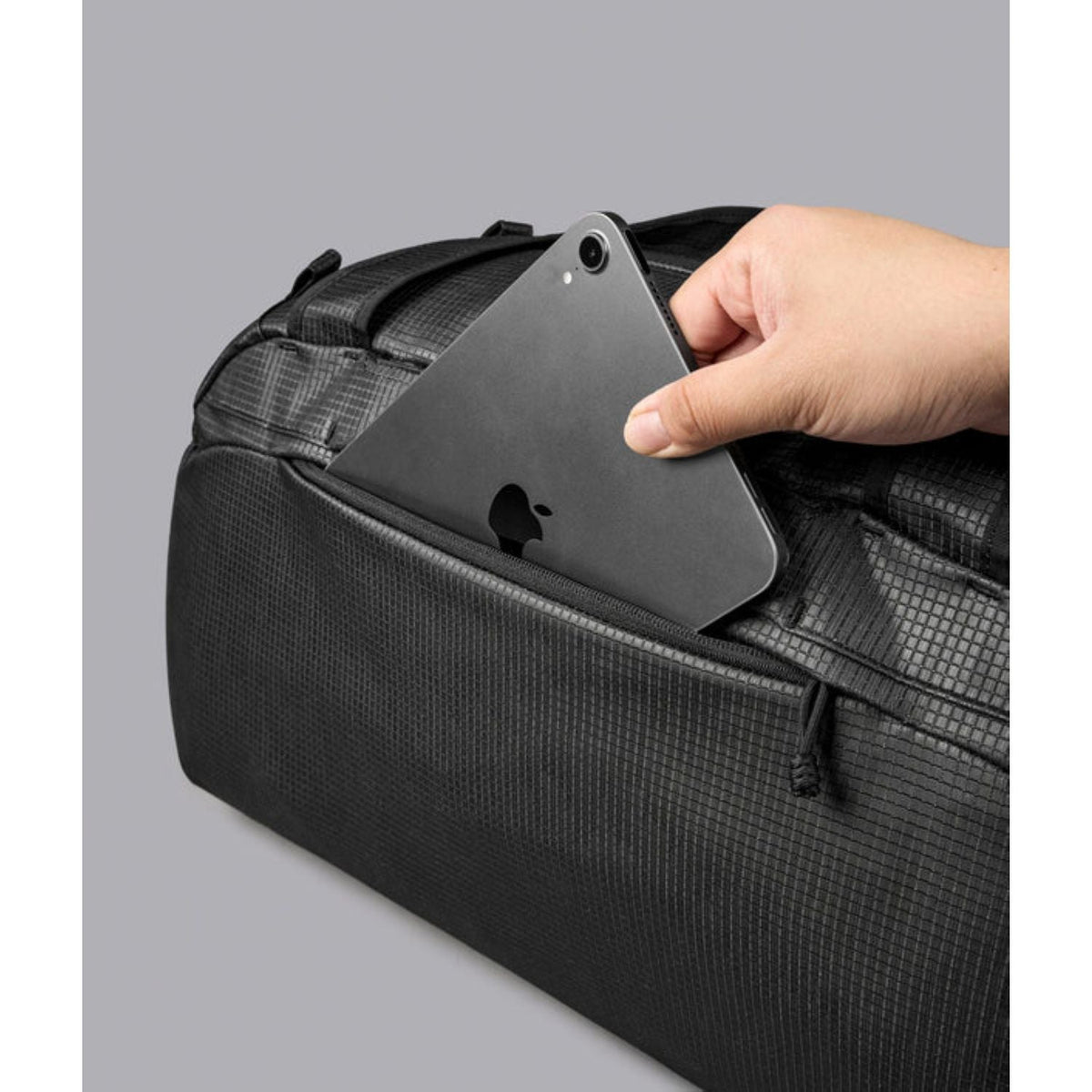 ALPAKA Momentum Duffel Axodyne Hybrid (Black)