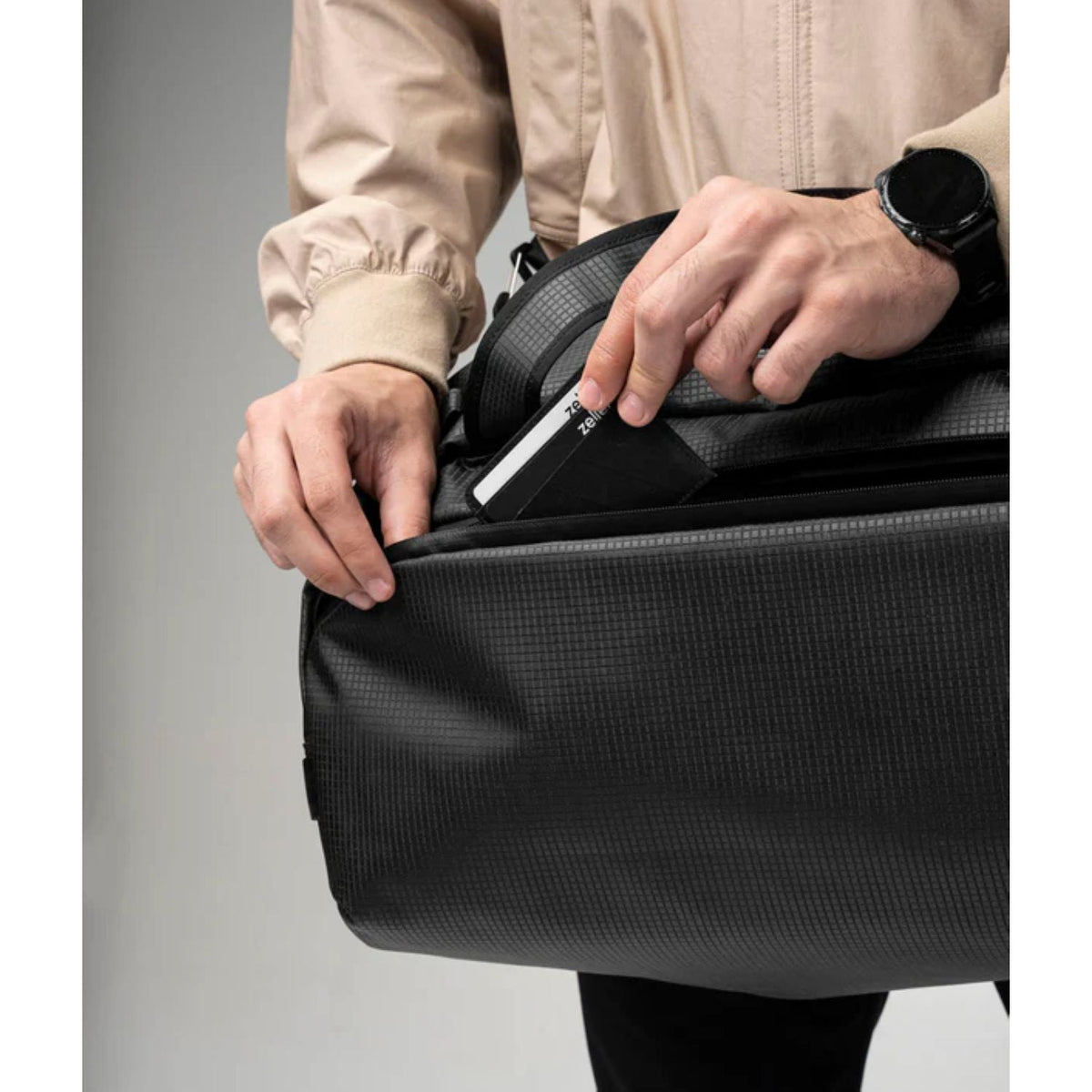 ALPAKA Momentum Duffel Axodyne Hybrid (Black)