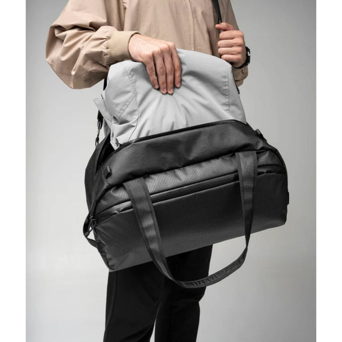 ALPAKA Momentum Duffel Axodyne Hybrid (Black)