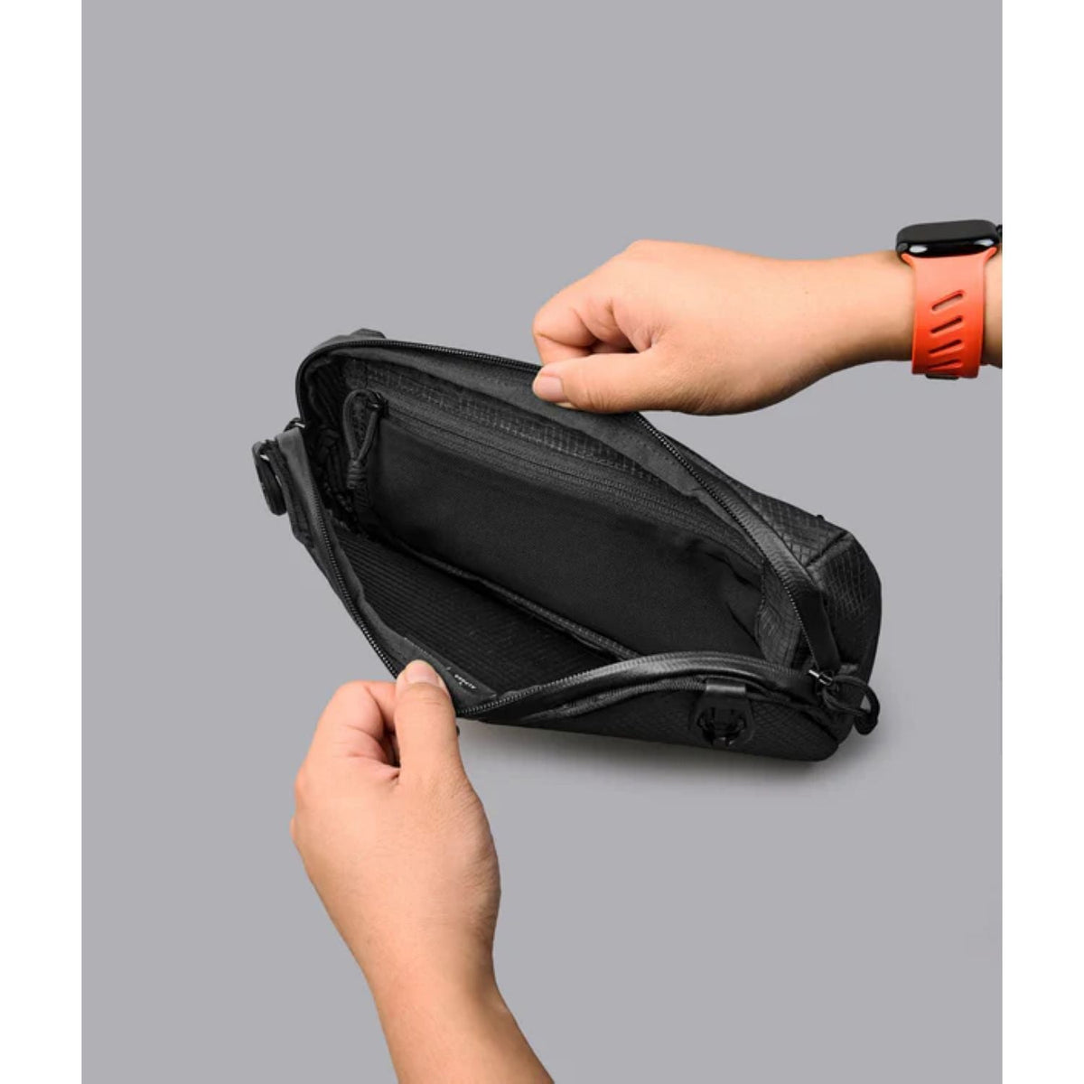 ALPAKA Momentum Sling Axodyne Hybrid (Black)