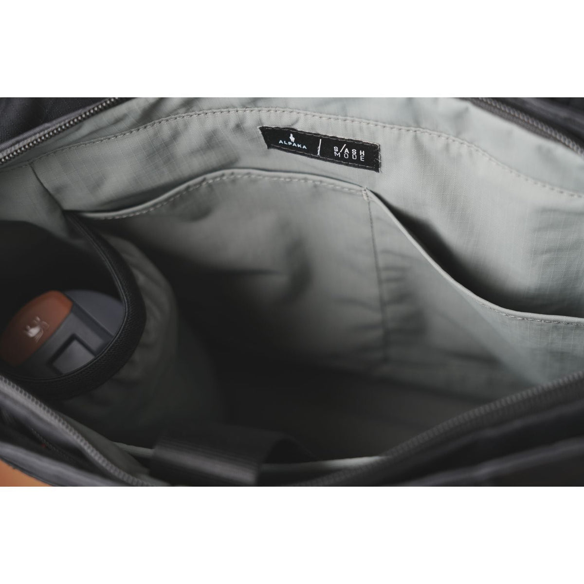 ALPAKA Vertigo Tote Slashmode Edition Axogrid 210D (Black)