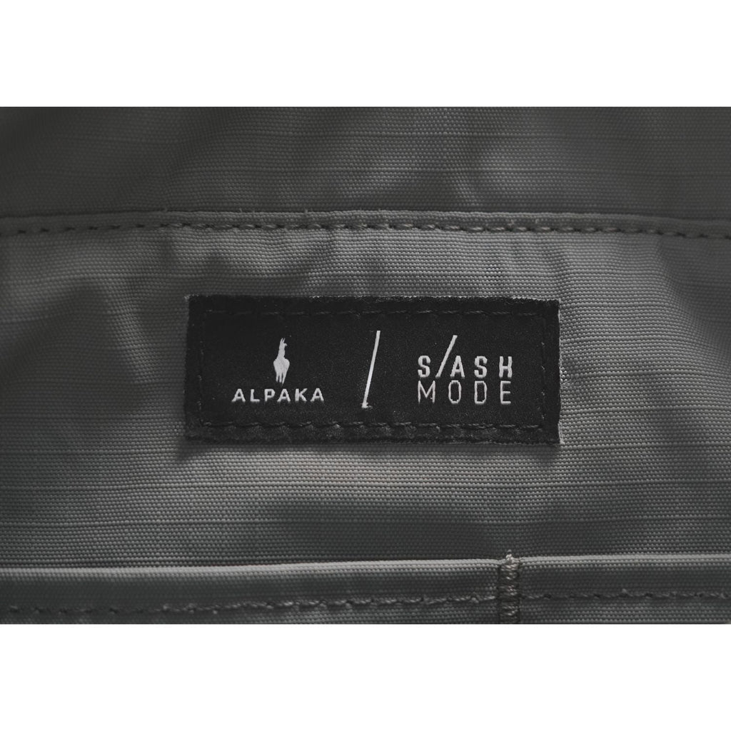 ALPAKA Vertigo Tote Slashmode Edition Axogrid 210D (Black)