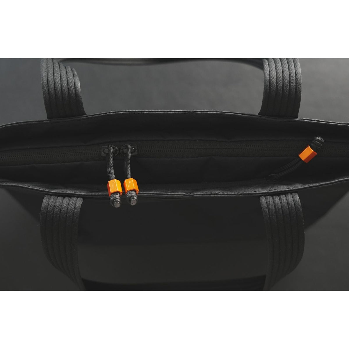 ALPAKA Vertigo Tote Slashmode Edition Axogrid 210D (Black)