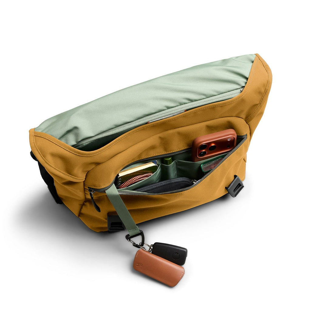 Bellroy Classic Messenger - Camel