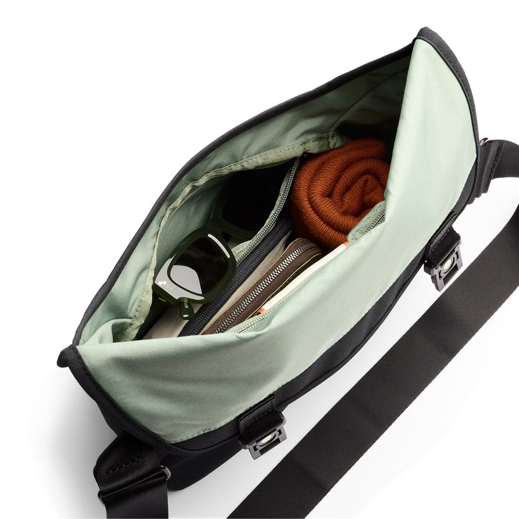 Bellroy Classic Messenger 6L - Black
