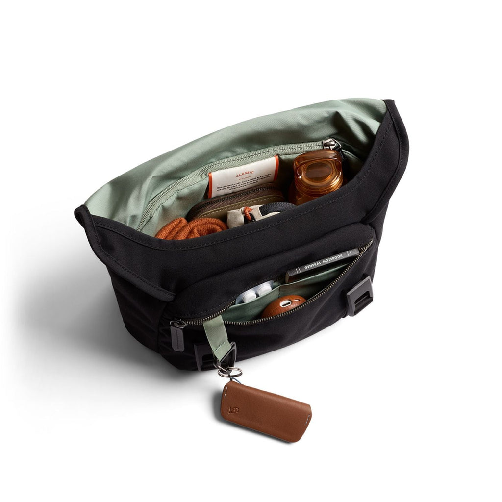 Bellroy Classic Messenger 6L - Black