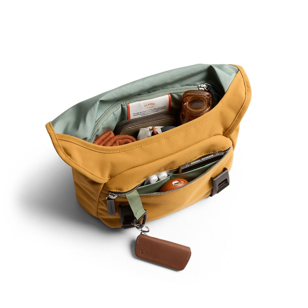 Bellroy Classic Messenger 6L - Camel