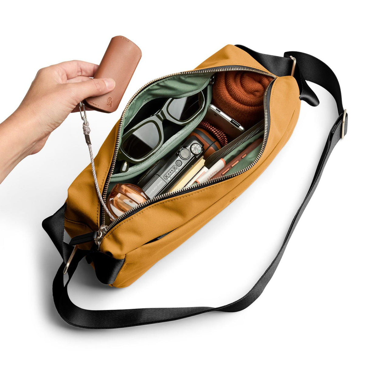Bellroy Classic Sling 7L - Camel