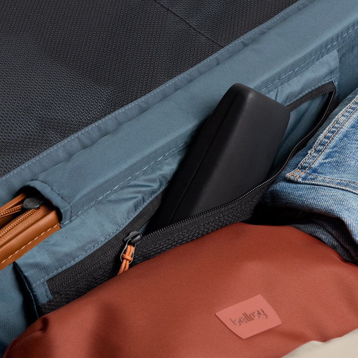 Bellroy Transit Check-In Large - Bronze
