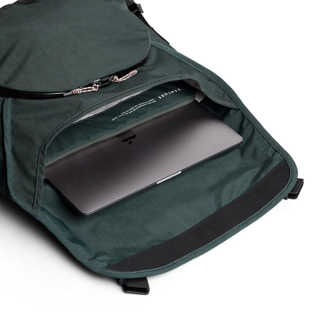 Bellroy Venture Messenger 14" - Deep Ocean