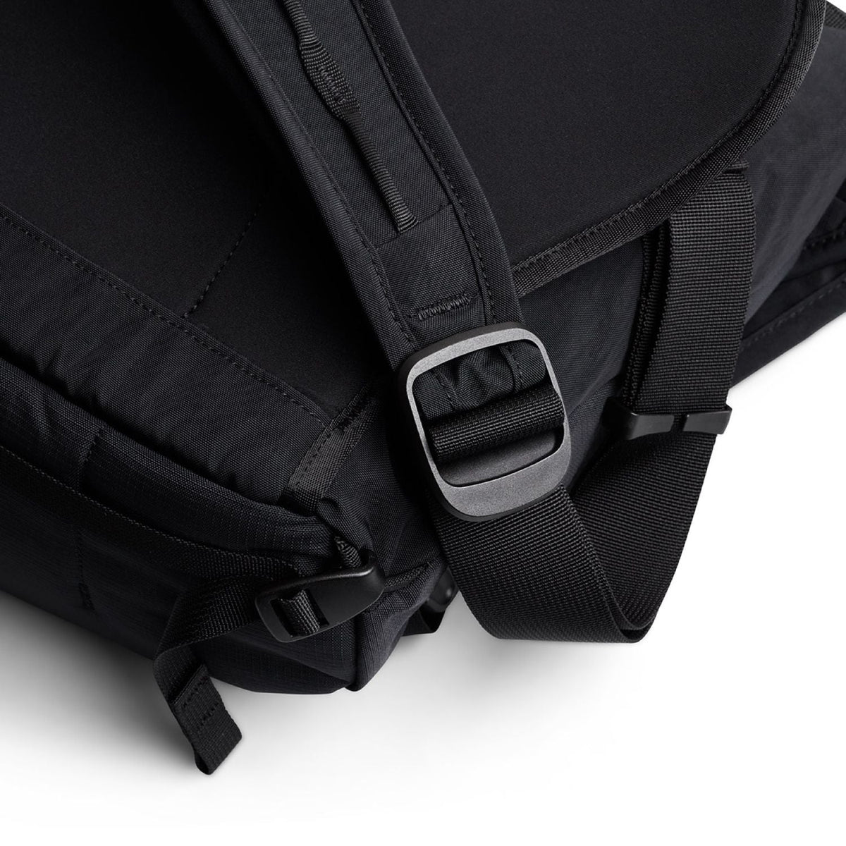 Bellroy Venture Messenger 16" - Black