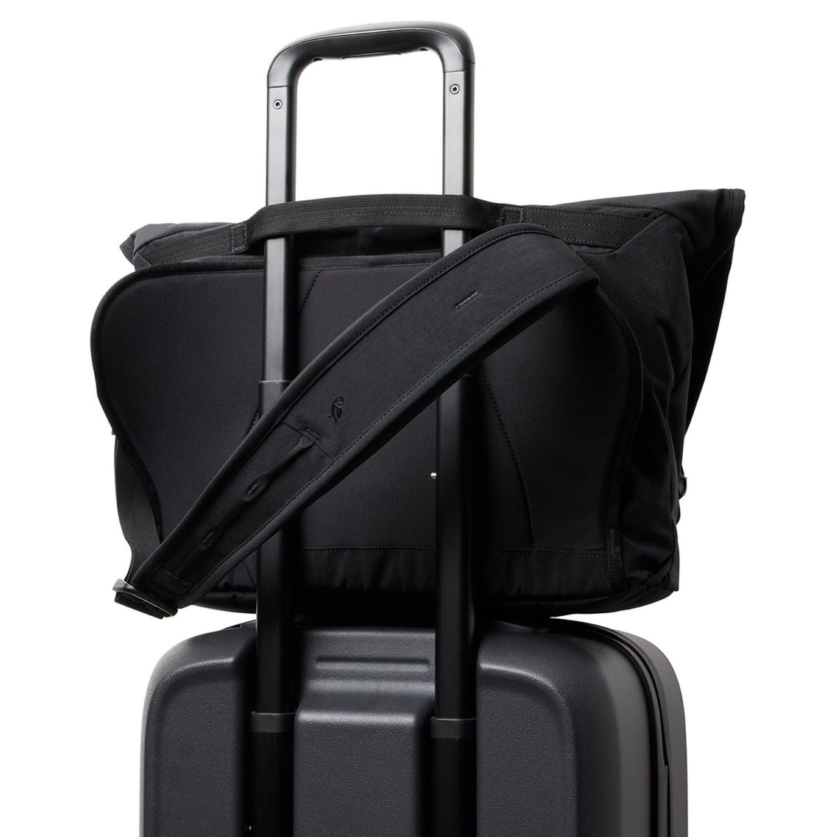 Bellroy Venture Messenger 16" - Black
