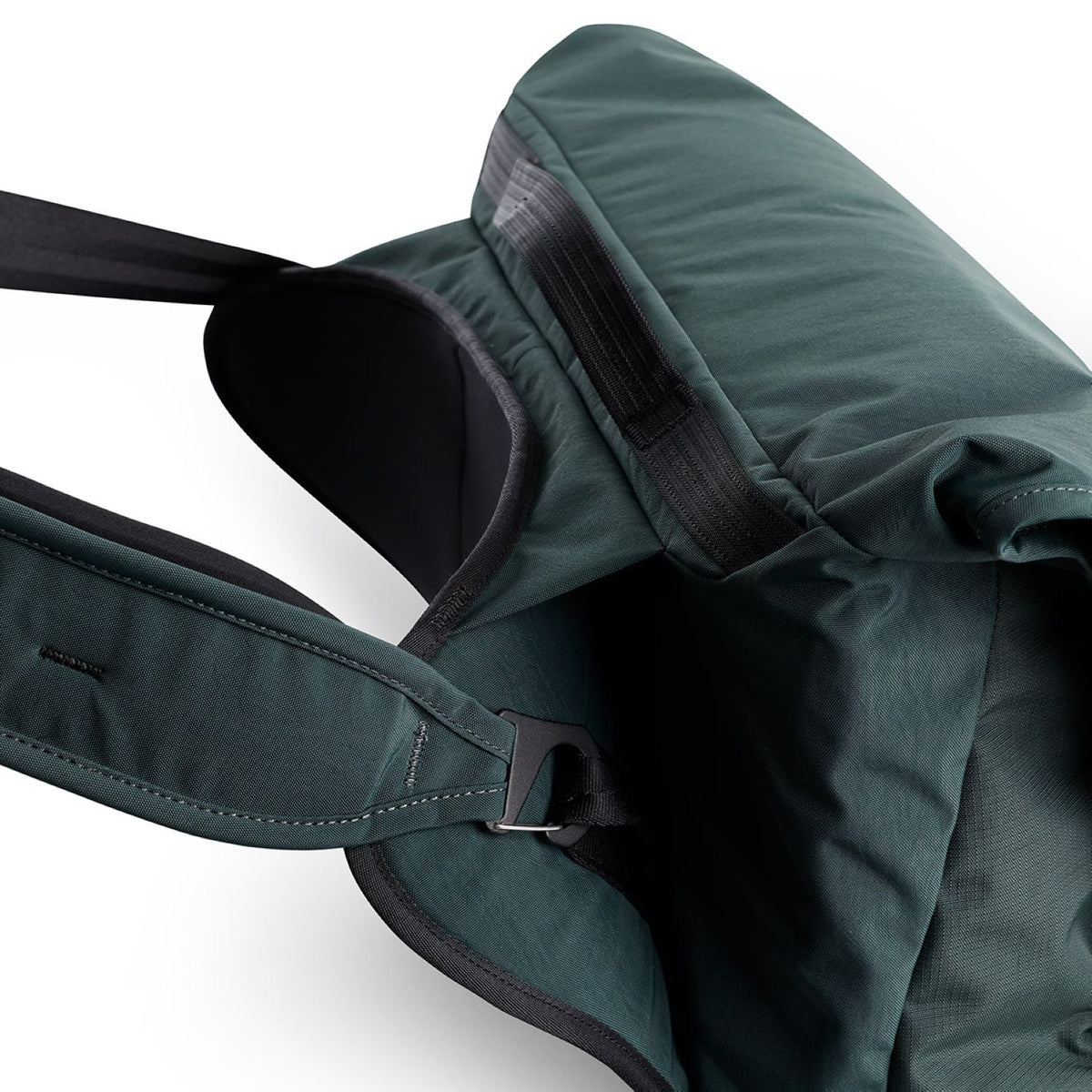 Bellroy Venture Messenger 16" - Deep Ocean