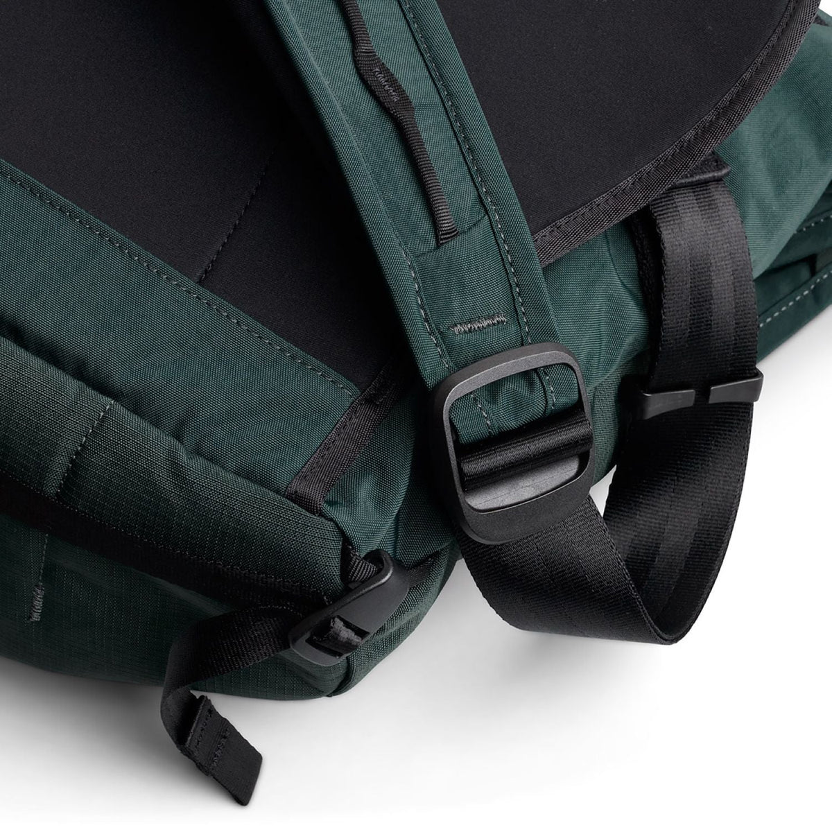 Bellroy Venture Messenger 16" - Deep Ocean