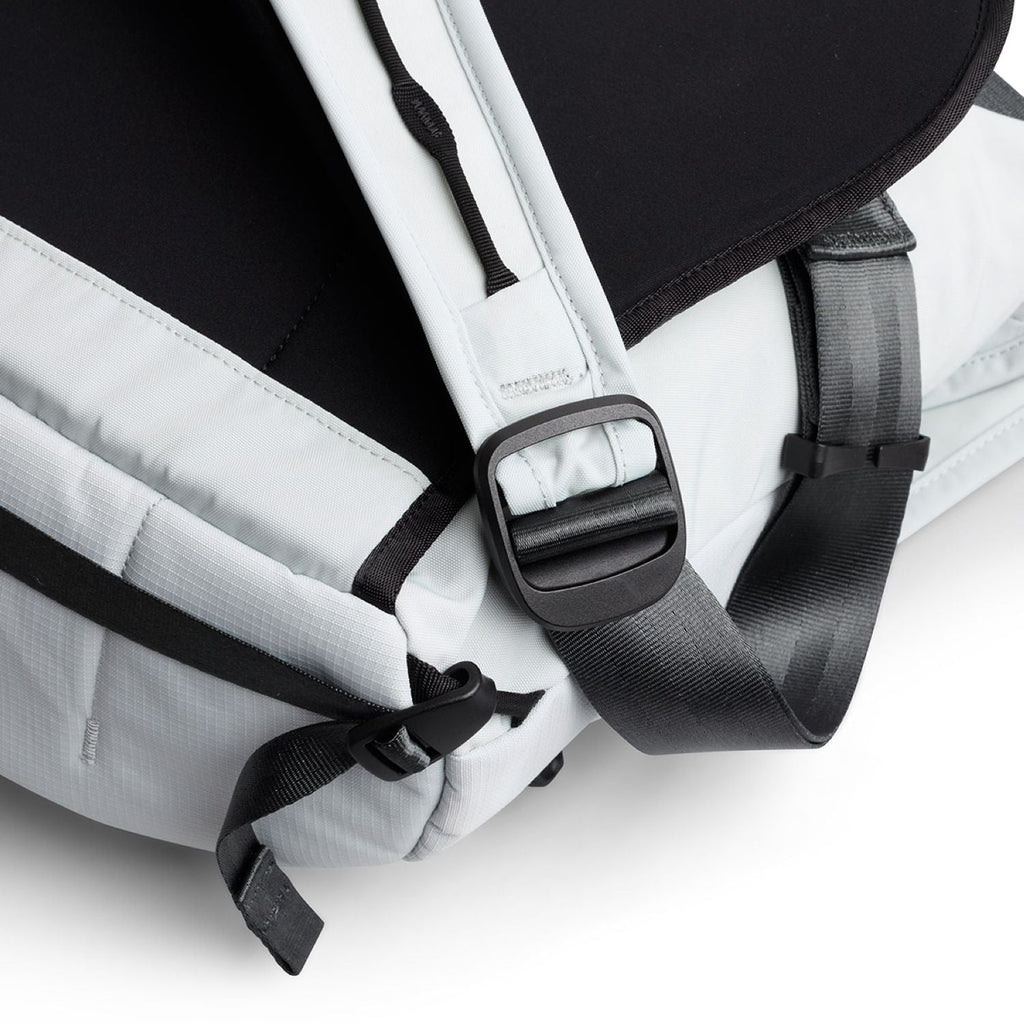 Bellroy Venture Messenger 16" - Fog