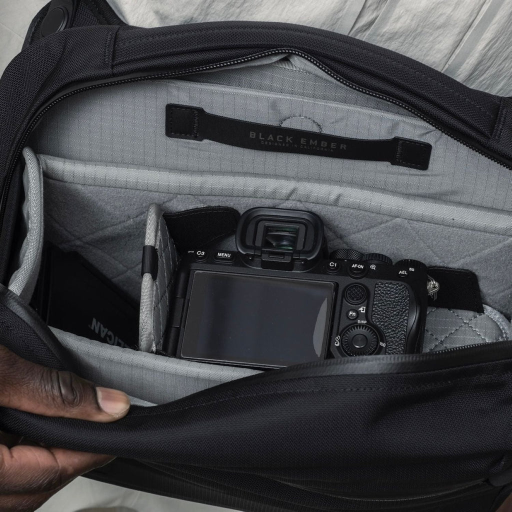 Black Ember Grip Sling 9 Camera Insert - Silver Mate