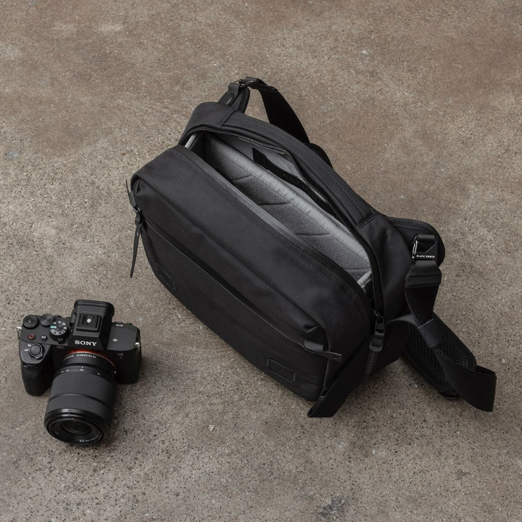 Black Ember Grip Sling 9 Camera Insert - Silver Mate