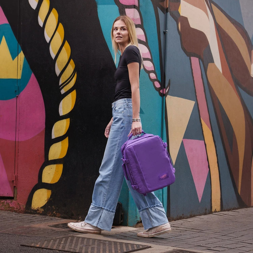 CabinZero Classic Backpack 28L (Lavender Dream)