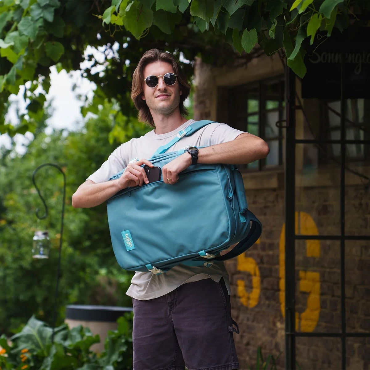 CabinZero Classic Backpack 44L (Bali Blue)