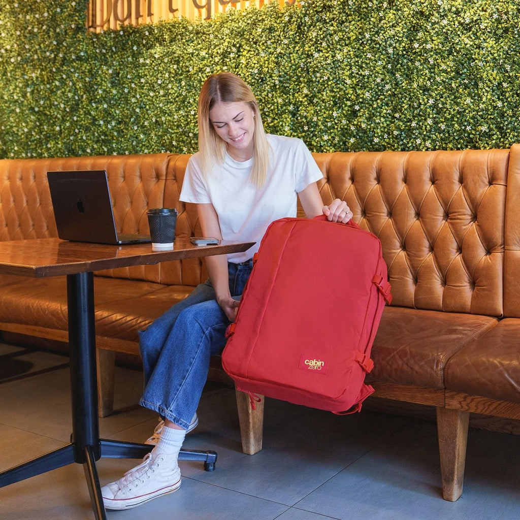CabinZero Classic Backpack 44L (Ketchup)