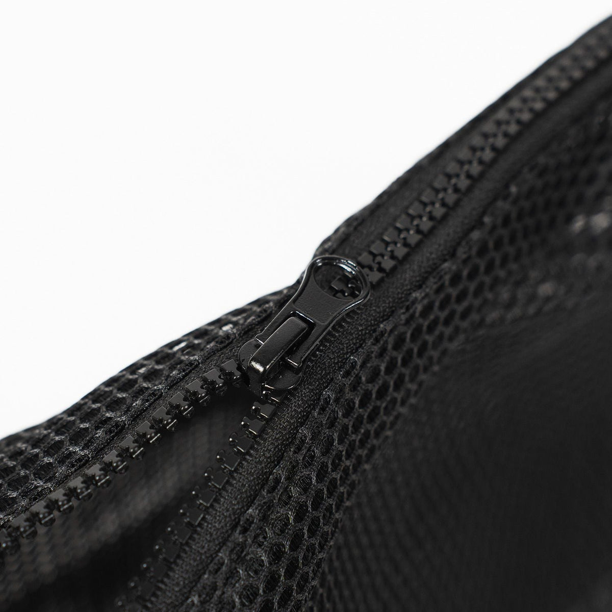 Crossing Jules Everywhere Mesh Pouch (Large) - Black