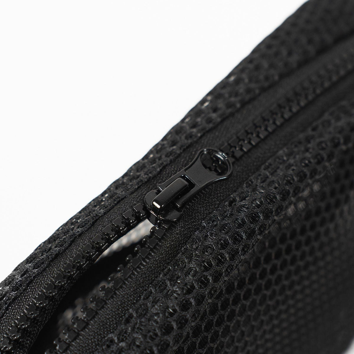 Crossing Jules Everywhere Mesh Pouch (Small) - Black