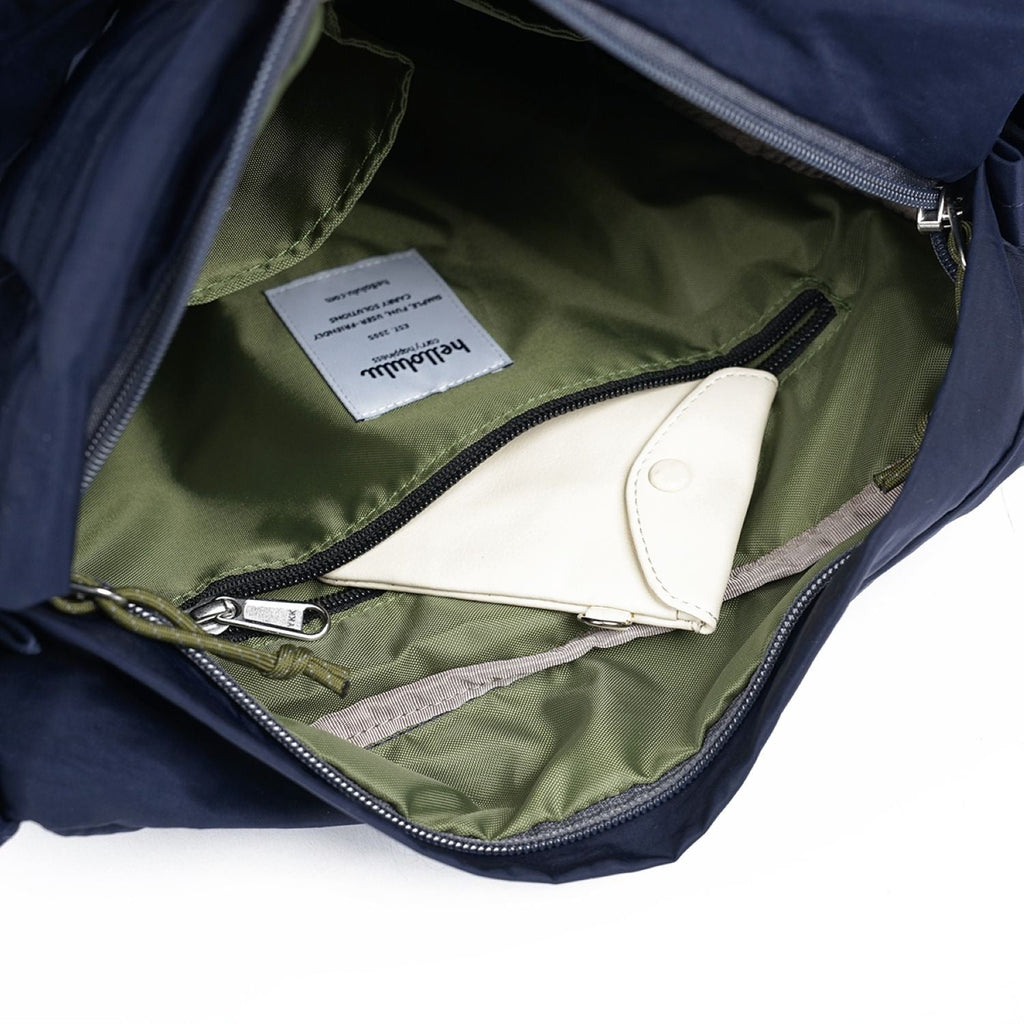 Hellolulu Miles Shoulder Bag (M) (Berry Blue)