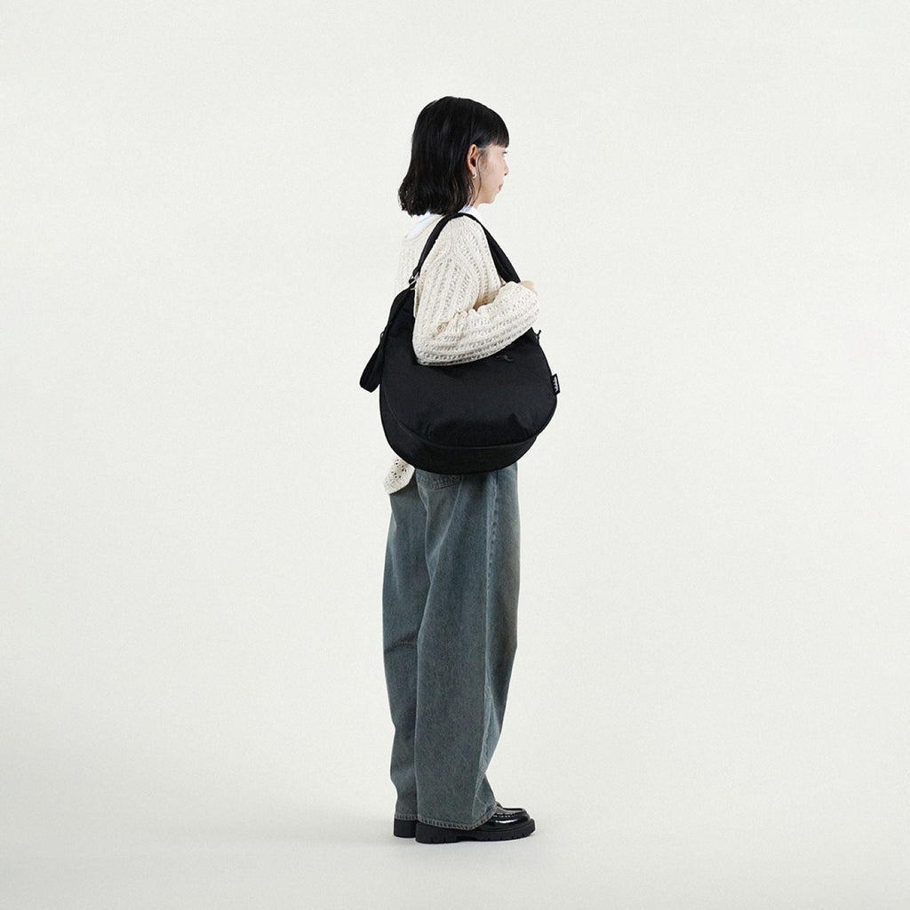 Hellolulu Zion Expandable Hobo Bag (Jade Black)