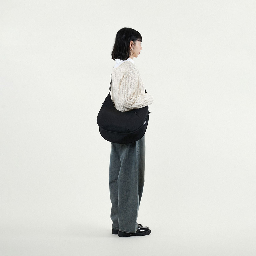Hellolulu Zion Expandable Hobo Bag (Jade Black)
