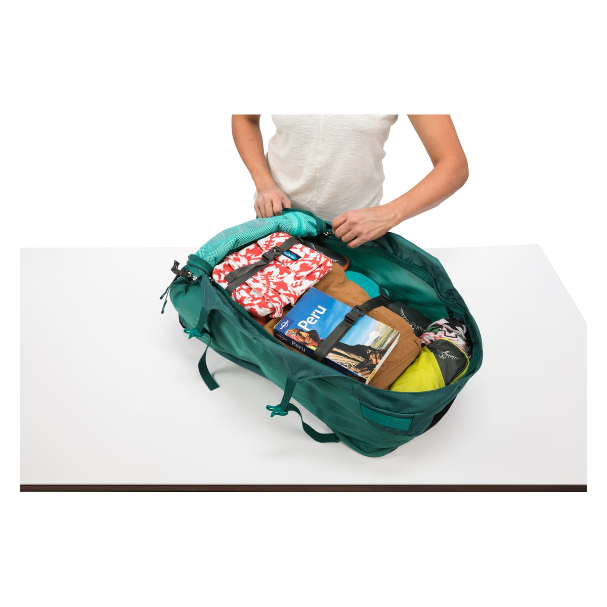 Osprey Fairview Travel Pack Carry-On 40 Backpack - Small/Medium - Women's Travel - Trekking (Rainforest Green)
