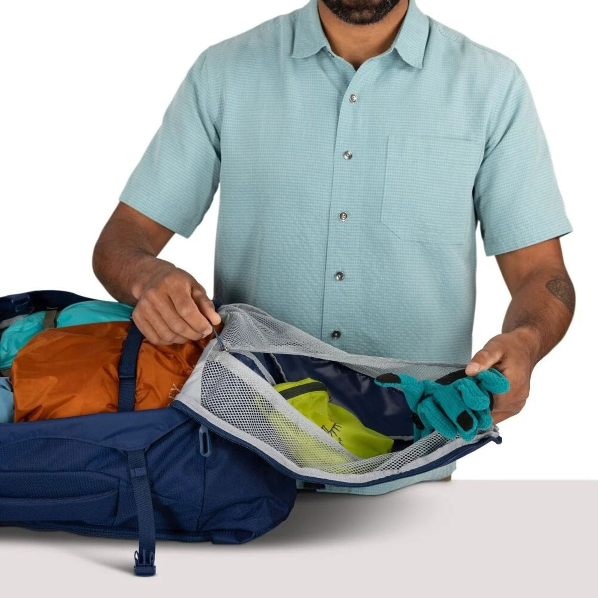 Osprey Farpoint 40 Backpack O/S - Cascade Blue/Torrent Blue