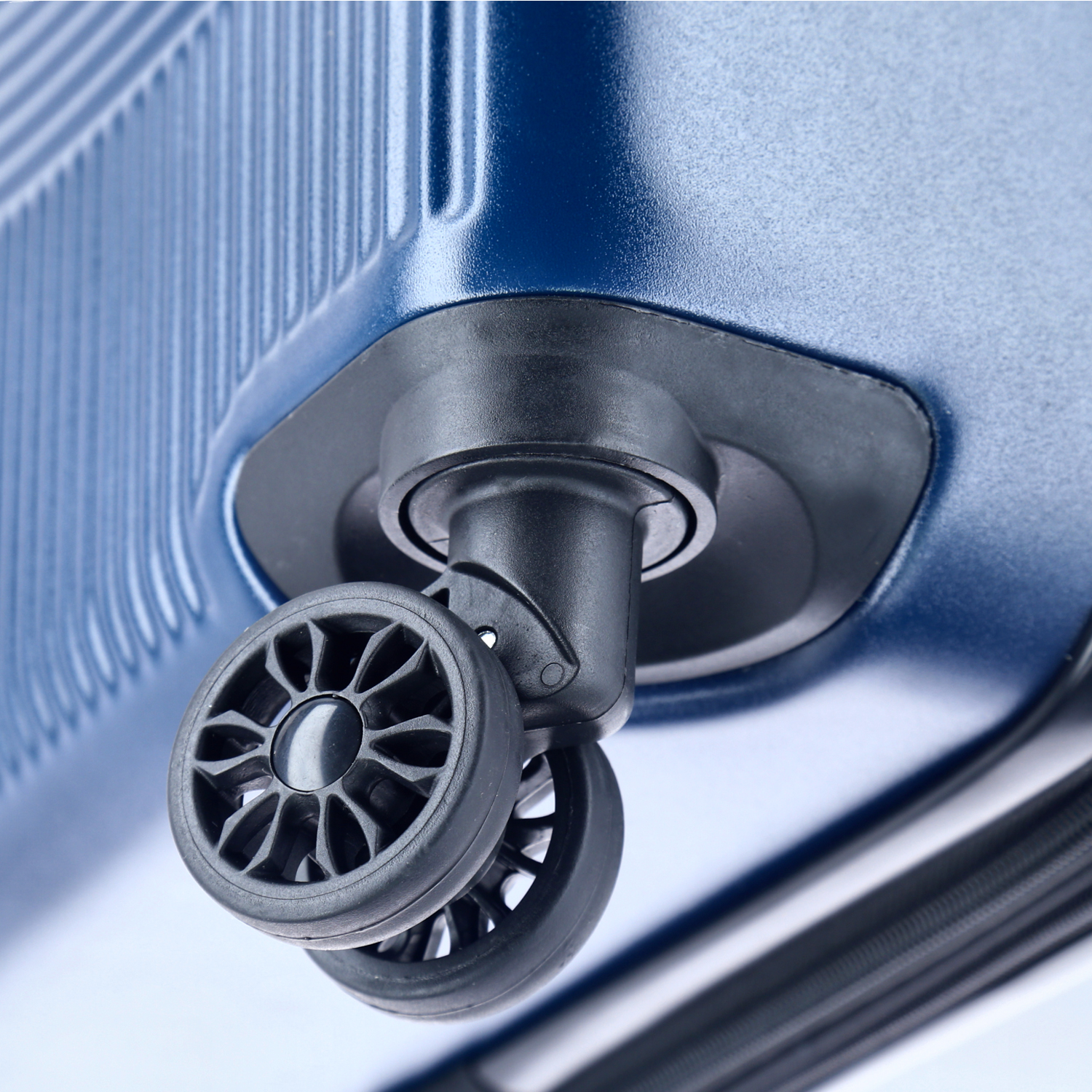 Crossing-086-Polycarbonate-Expandable-28-Luggage-Spinner-Gun-Metal-8.jpg